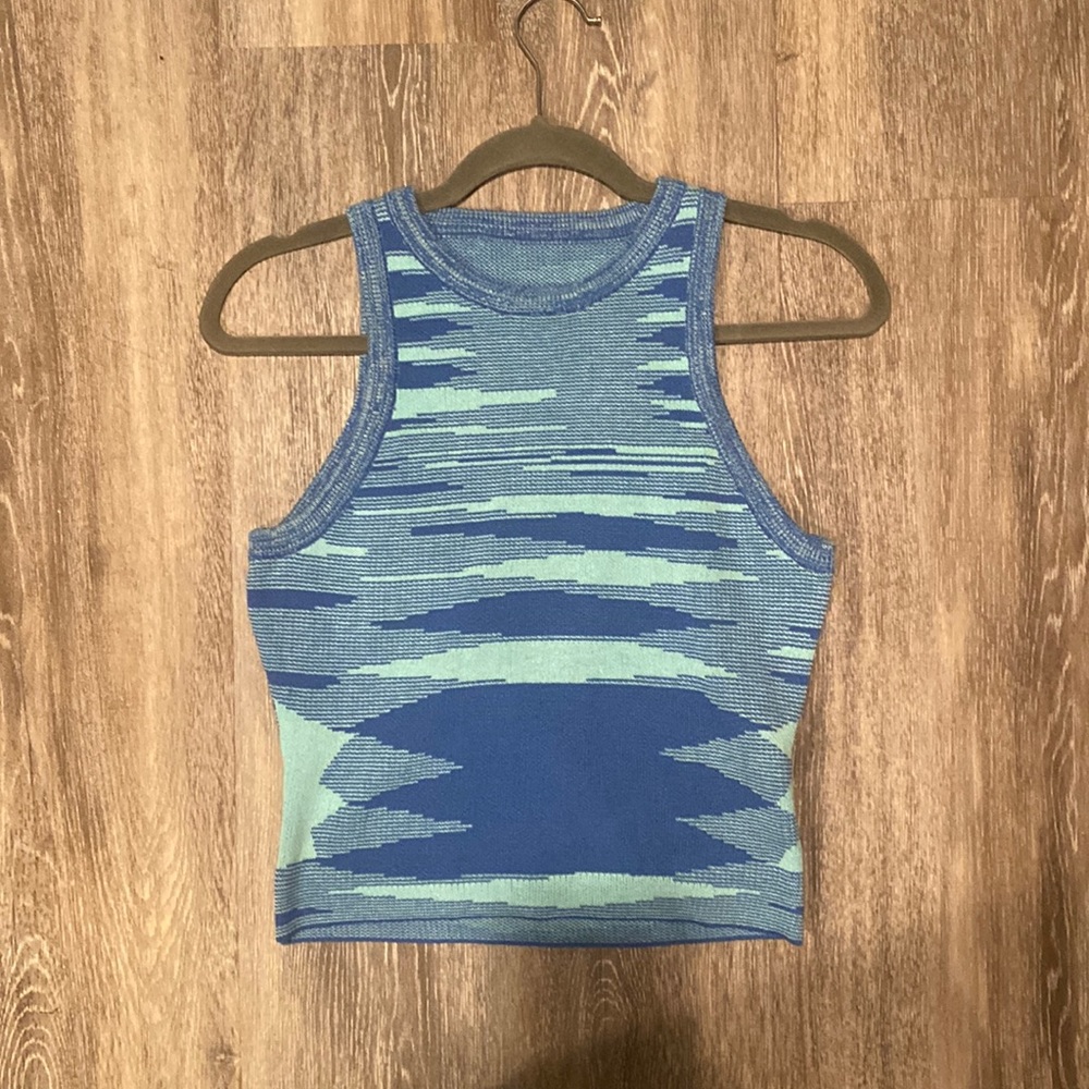 blue tank top size small